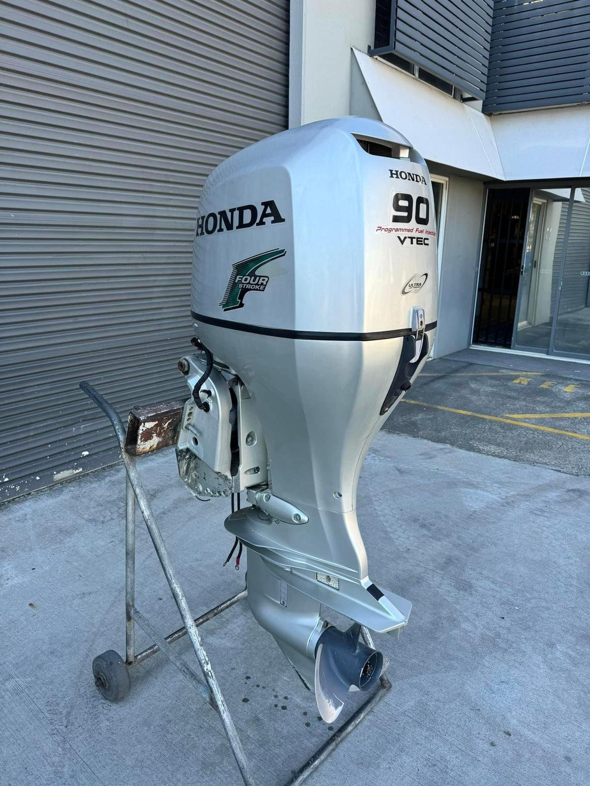 Used Honda 90hp Outboard Motor – Powerful, fuel-efficient four-stroke outboard with smooth performance and dependable reliability. Ideal for European fishing boats, leisure boats, and coastal cruising. Available for delivery across Europe from Scott Marine Outboard, serving Germany, France, Italy, Sweden, and Finland.