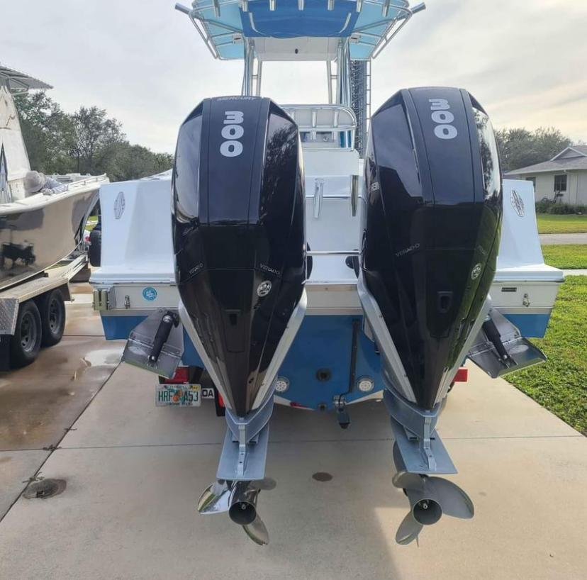 Used Mercury 300hp Twin outboard motor for sale