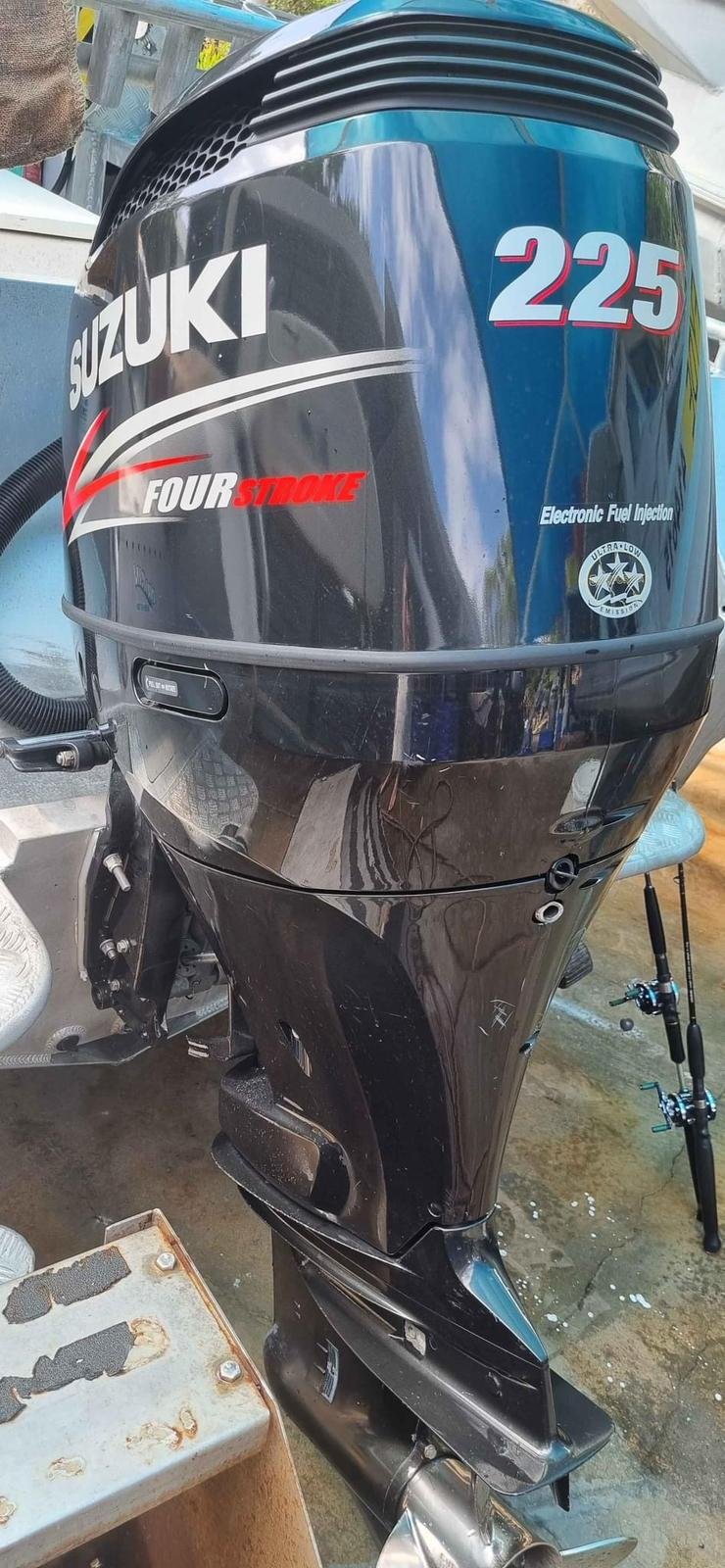 Used Suzuki 225hp Four Stroke Outboard Motor for sale
