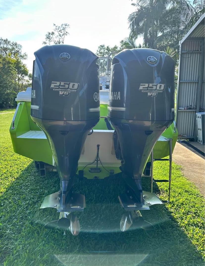 Used Yamaha 250hp twin outboard motor For Sale